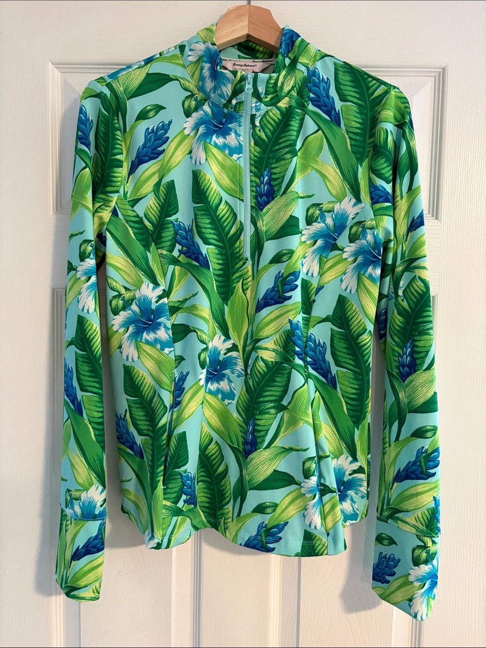 Tommy Bahama Blue & Green Tropical Golf/Tennis Top
Size: L - Picture 2 of 7
